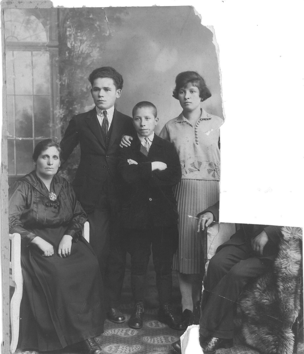 Ettel Blei and her&nbsp;Family